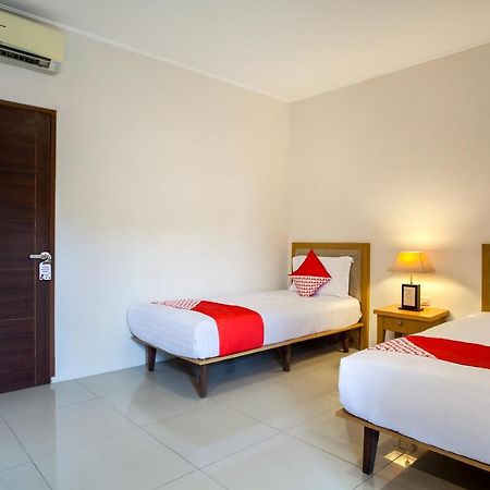 Oyo 107 Kusuma Kemang Suite Jacarta Exterior foto