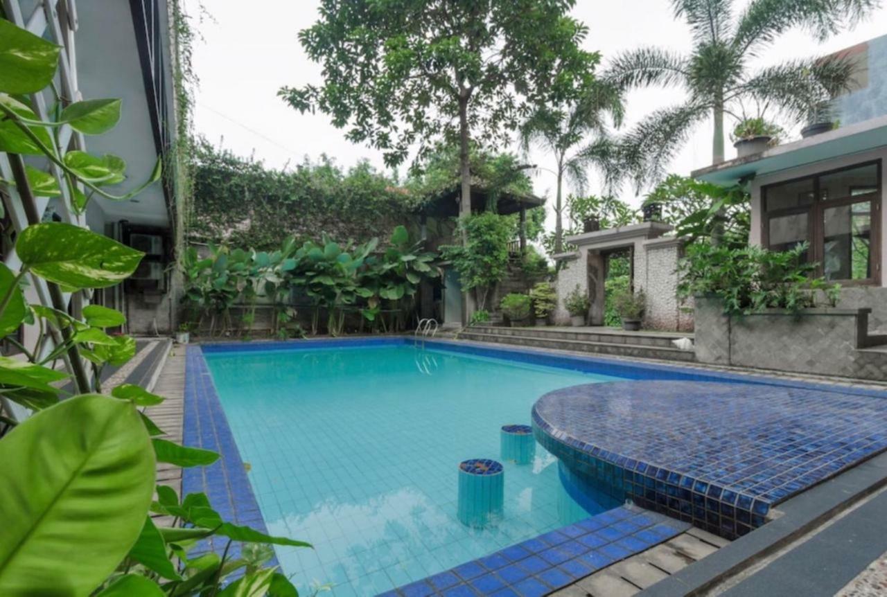 Oyo 107 Kusuma Kemang Suite Jacarta Exterior foto